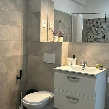 Amira 4* אפורי נורד