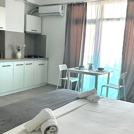 Amira מלון דירות אפורי נורד