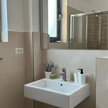 Apart-hotel Amira 4*
