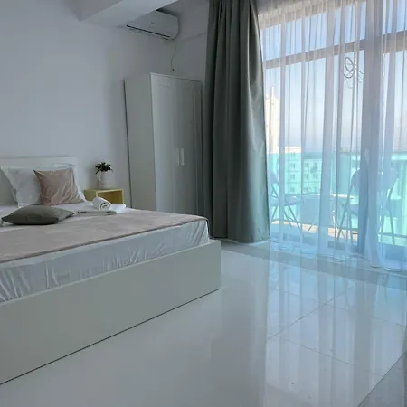 מלון דירות Amira אפורי נורד