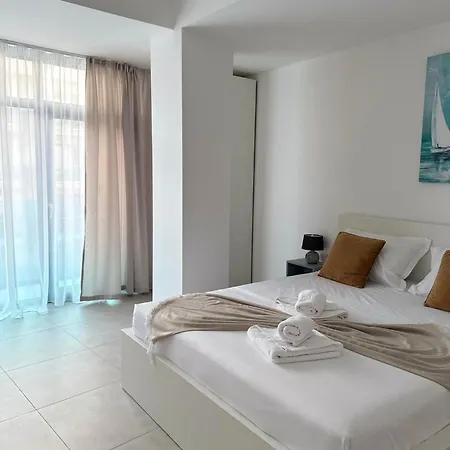 Apart-hotel Amira 4*