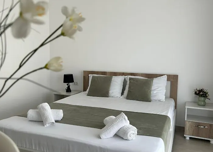 Amira 4* אפורי נורד