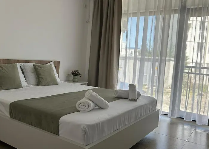 Amira מלון דירות אפורי נורד