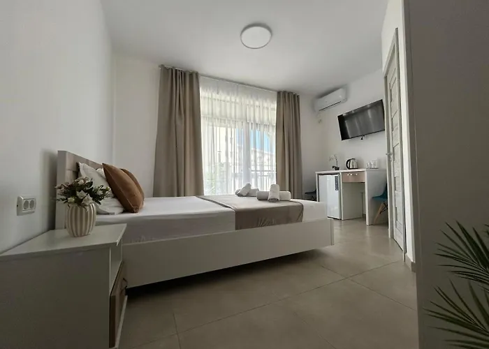 Amira מלון דירות אפורי נורד