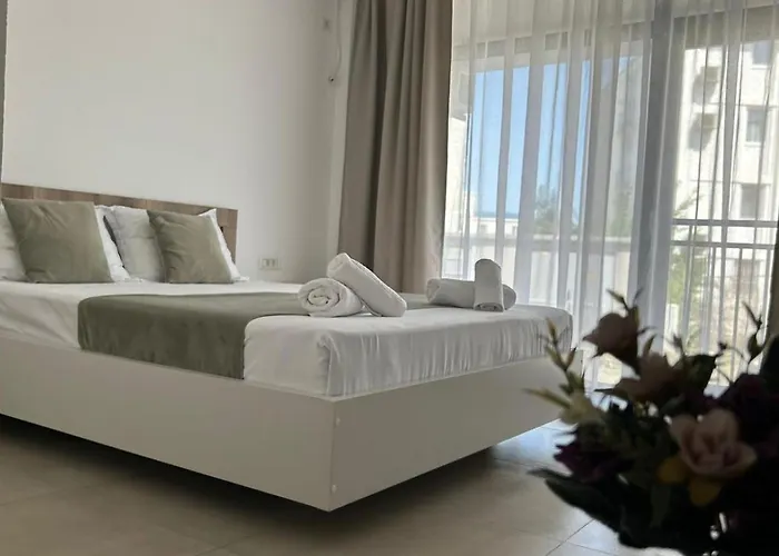 Amira 4* אפורי נורד