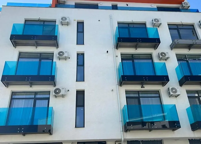 Amira מלון דירות