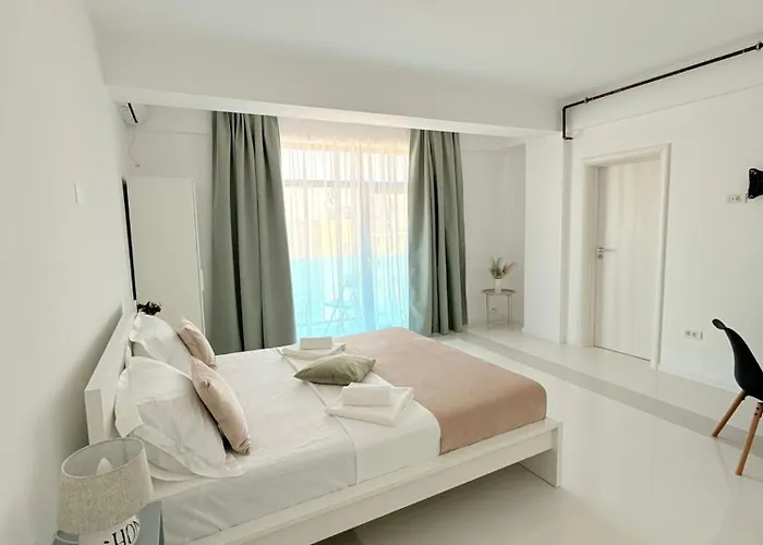 Amira מלון דירות