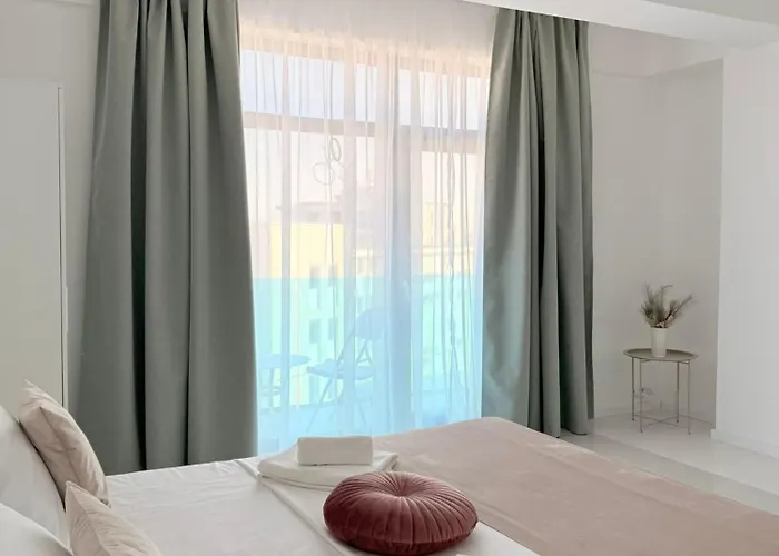 מלון דירות Amira