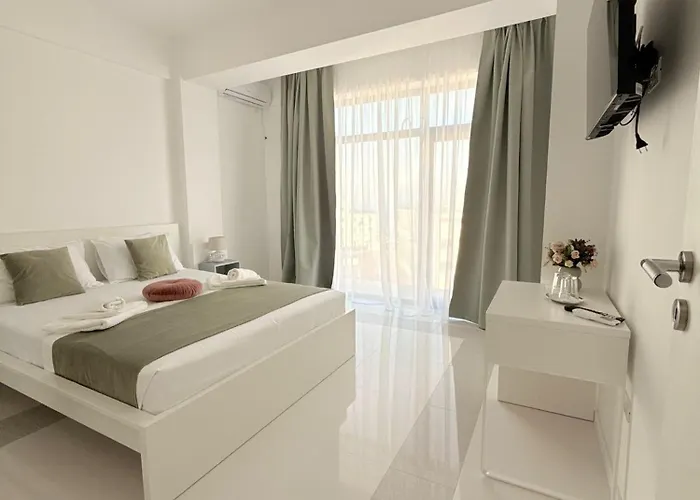 Amira 4* אפורי נורד