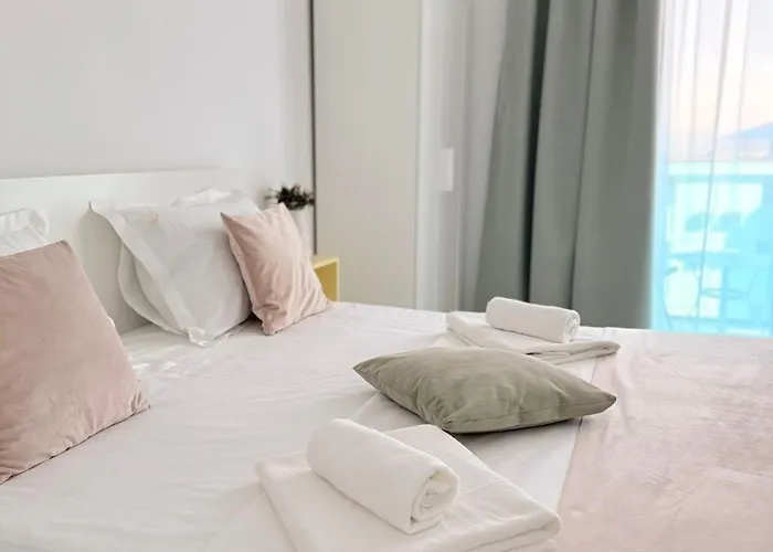 Amira מלון דירות