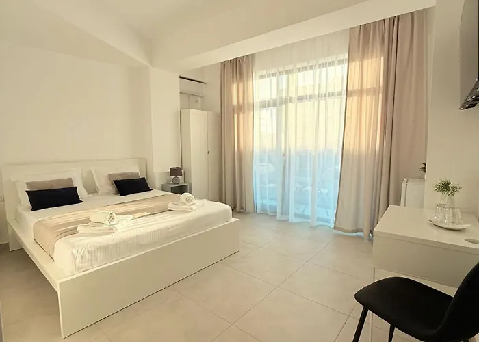 Amira מלון דירות