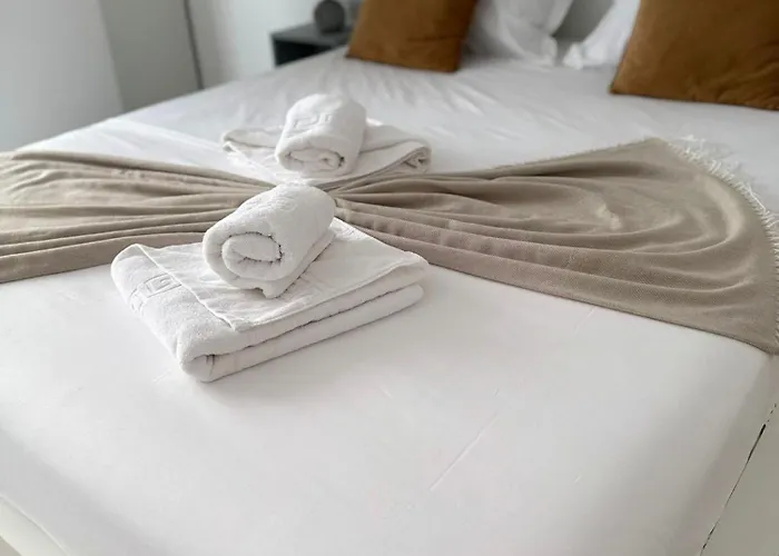 Amira 4* אפורי נורד