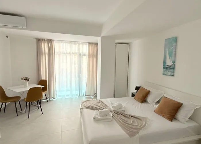 Amira 4* אפורי נורד