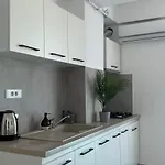 Amira 4*