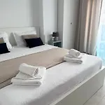 Amira 4*