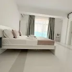 Amira