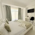 Aparthotel Amira 4*