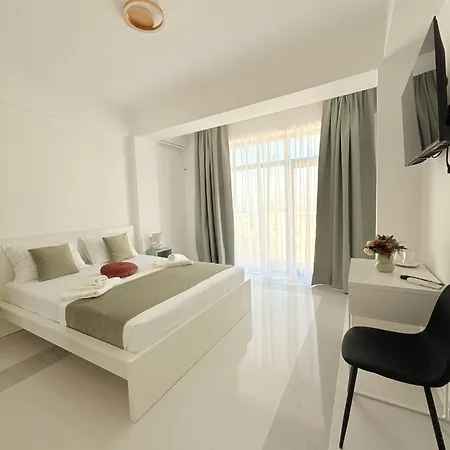 Aparthotel Amira 3*