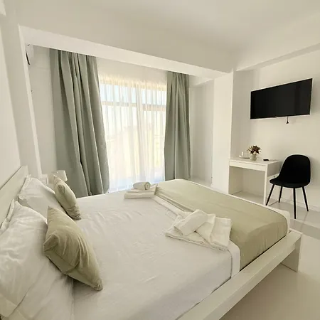 Aparthotel Amira 3*