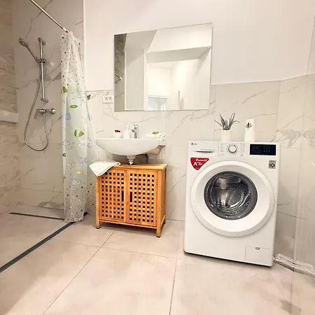 Aparthotel Amira 3*