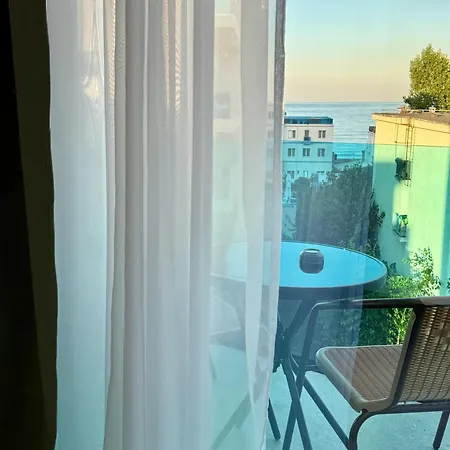 Aparthotel Amira 3*