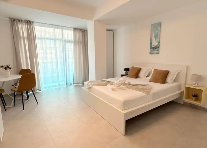 Ξενοδοχείο με διαμερίσματα Amira 4*