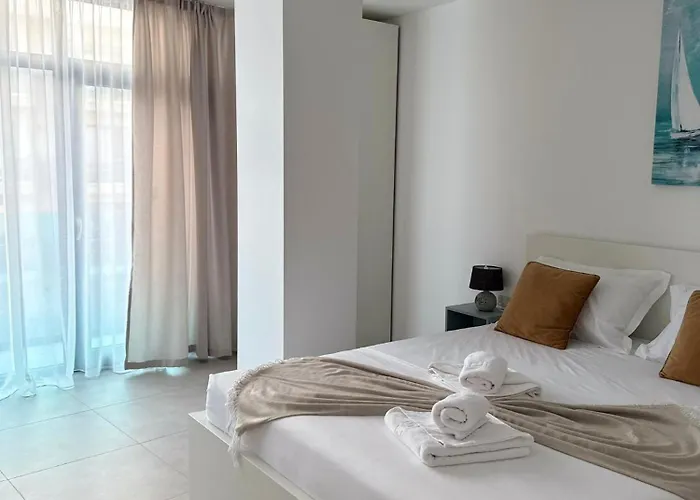 Ξενοδοχείο με διαμερίσματα Amira 4*